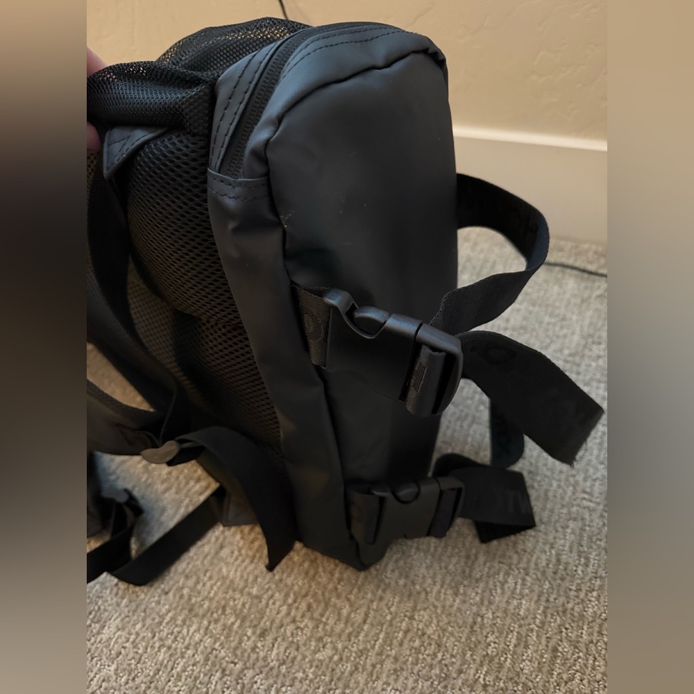 Yoga/Gym Backpack - Picture 3 of 6